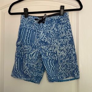 Volcom Mod Tech blue board shorts size 6